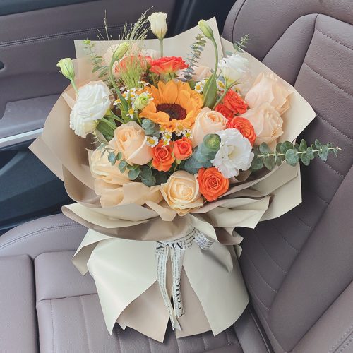 入目无他 · 向日葵与香槟玫瑰花束