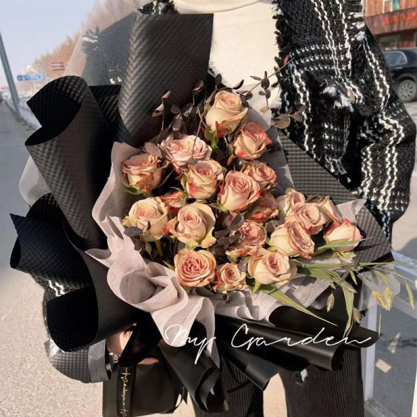 花筑梦 · 19朵卡布奇诺玫瑰花束 花筑梦 · 19朵卡布奇诺玫瑰花束