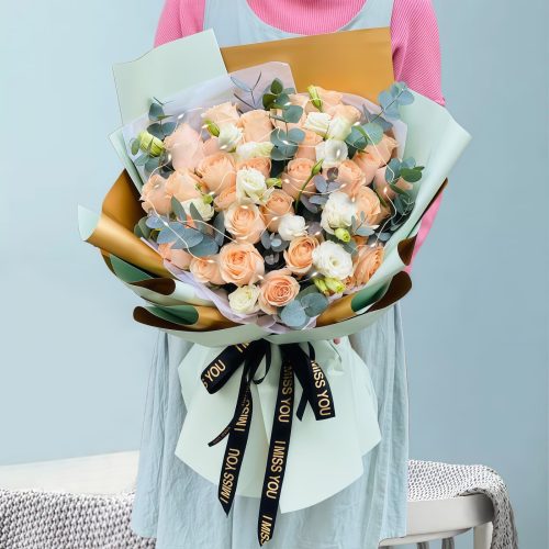 33 Champagne Roses Bouquet – Royal Radiance 33 Champagne Roses Bouquet with Fairy Lights | Royal Radiance Collection
