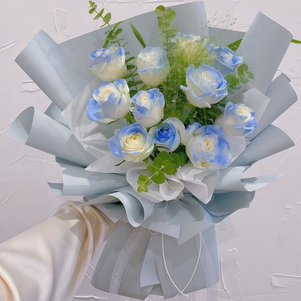 心之所爱 · 11朵碎冰蓝花束 11 Ice Blue Roses Bouquet - Elegant Gift for Special Occasions