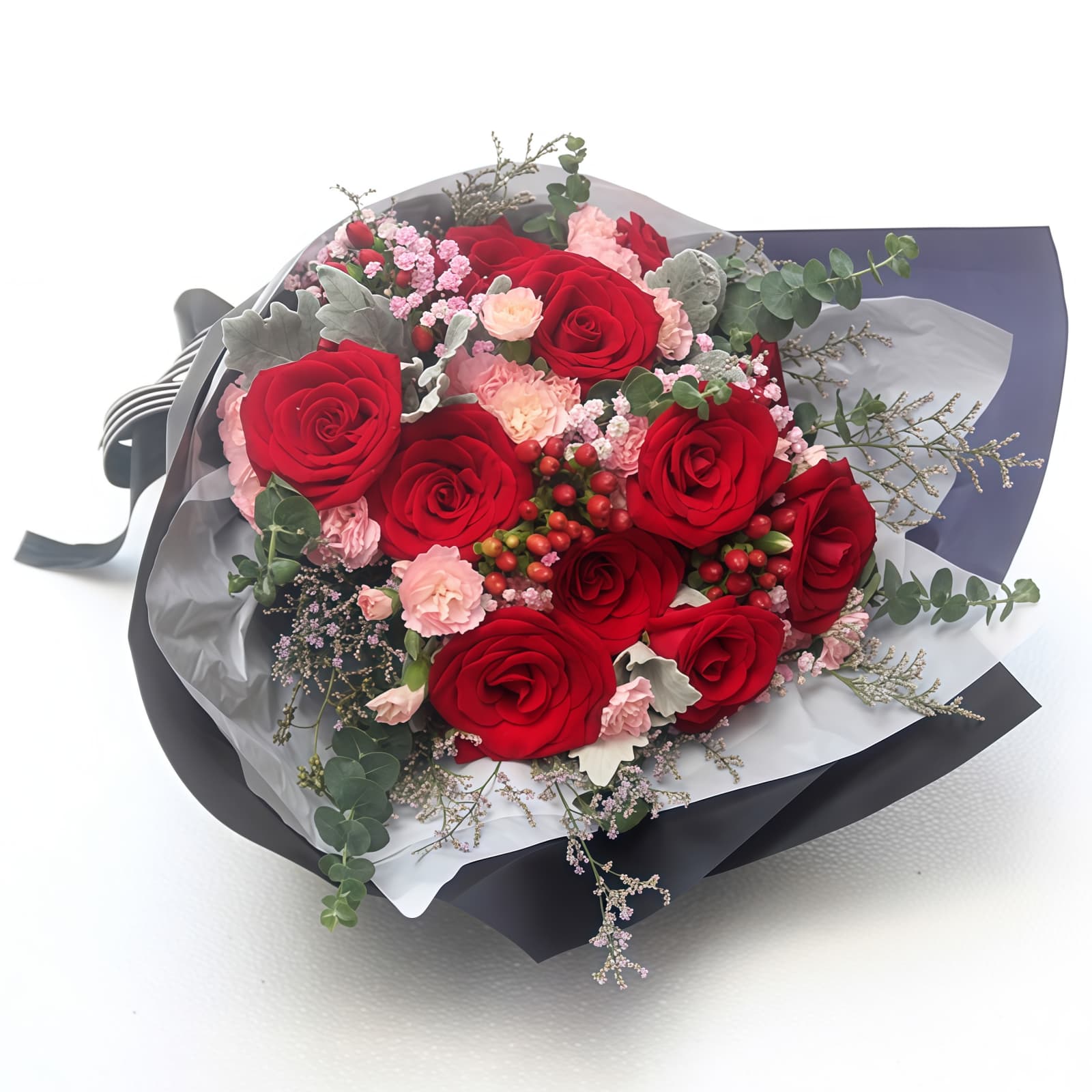 浪漫心情 · 红玫瑰与配花 11 Red Roses Bouquet - Timeless Romance | Elegant Floral Gift - 3
