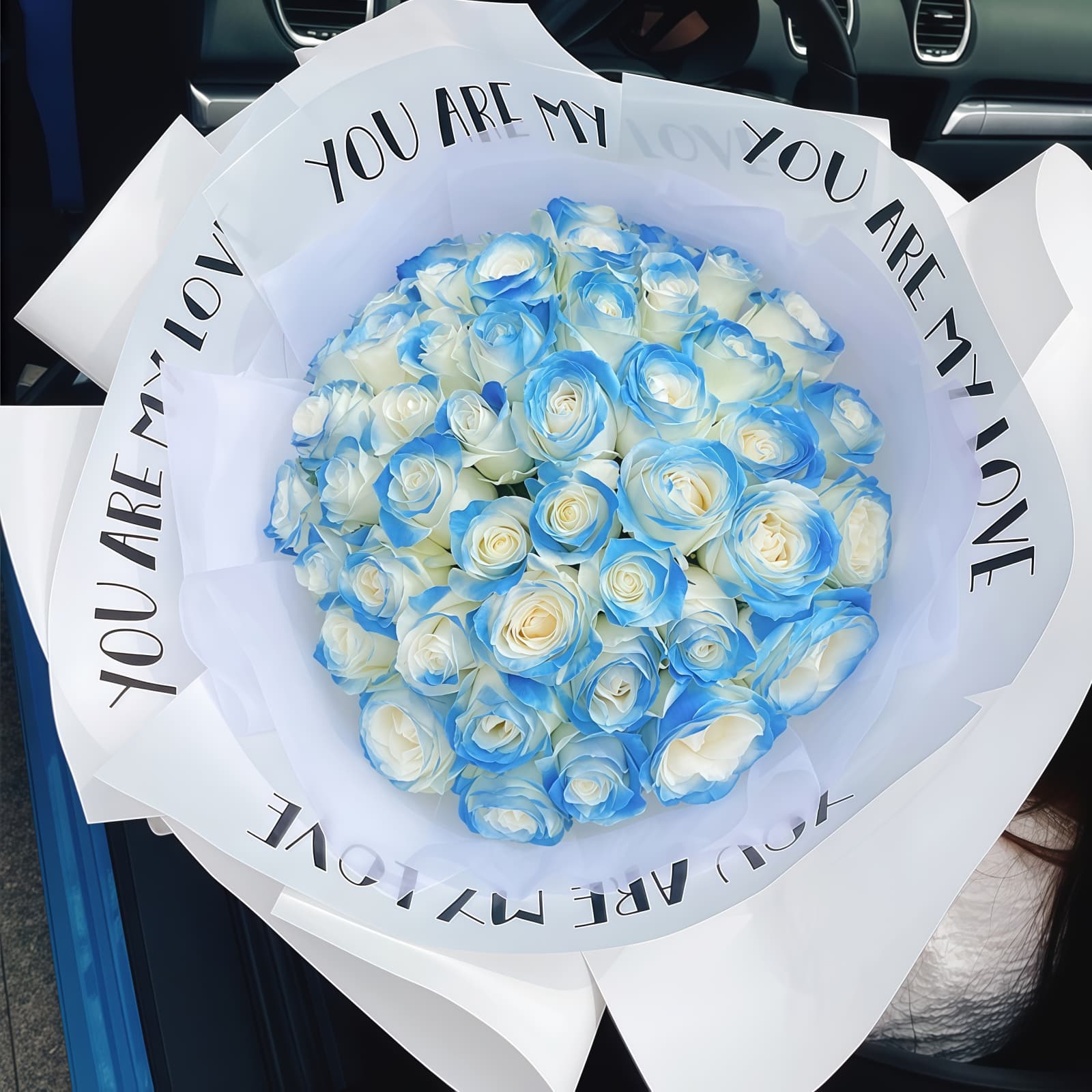 33 Ice Blue Roses Bouquet – Brave Heart 33 Ice Blue Roses Bouquet - Brave Heart | Elegant Floral Gift
