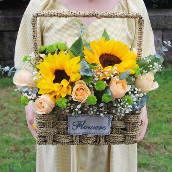 温暖如初 · 向日葵与香槟提篮 Sunflowers & Champagne Roses Flower Basket | Elegant Floral Gift