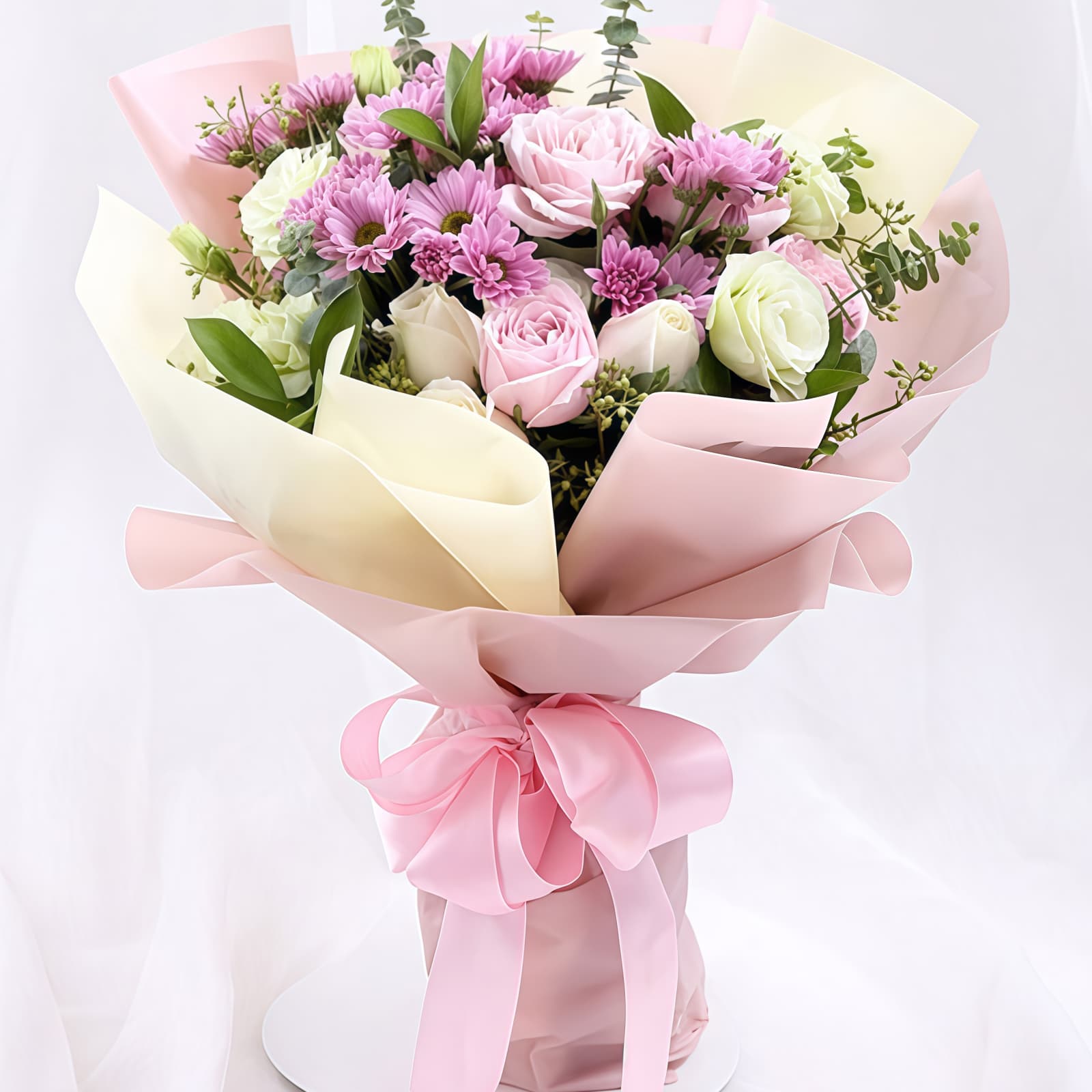 12 Mixed Pink Roses Bouquet – Romantic World – 1 12 Mixed Pink Roses Bouquet | Romantic Floral Gift for Any Occasion - 1