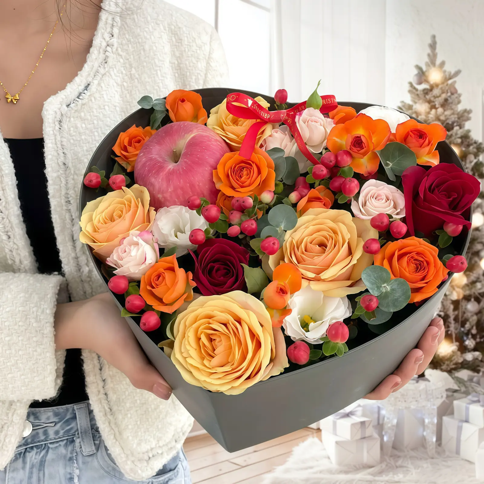 诞生快乐 · 苹果与混搭玫瑰礼盒 11 Mixed Rose & Apple Gift Box - Joyful Wishes Arrangement