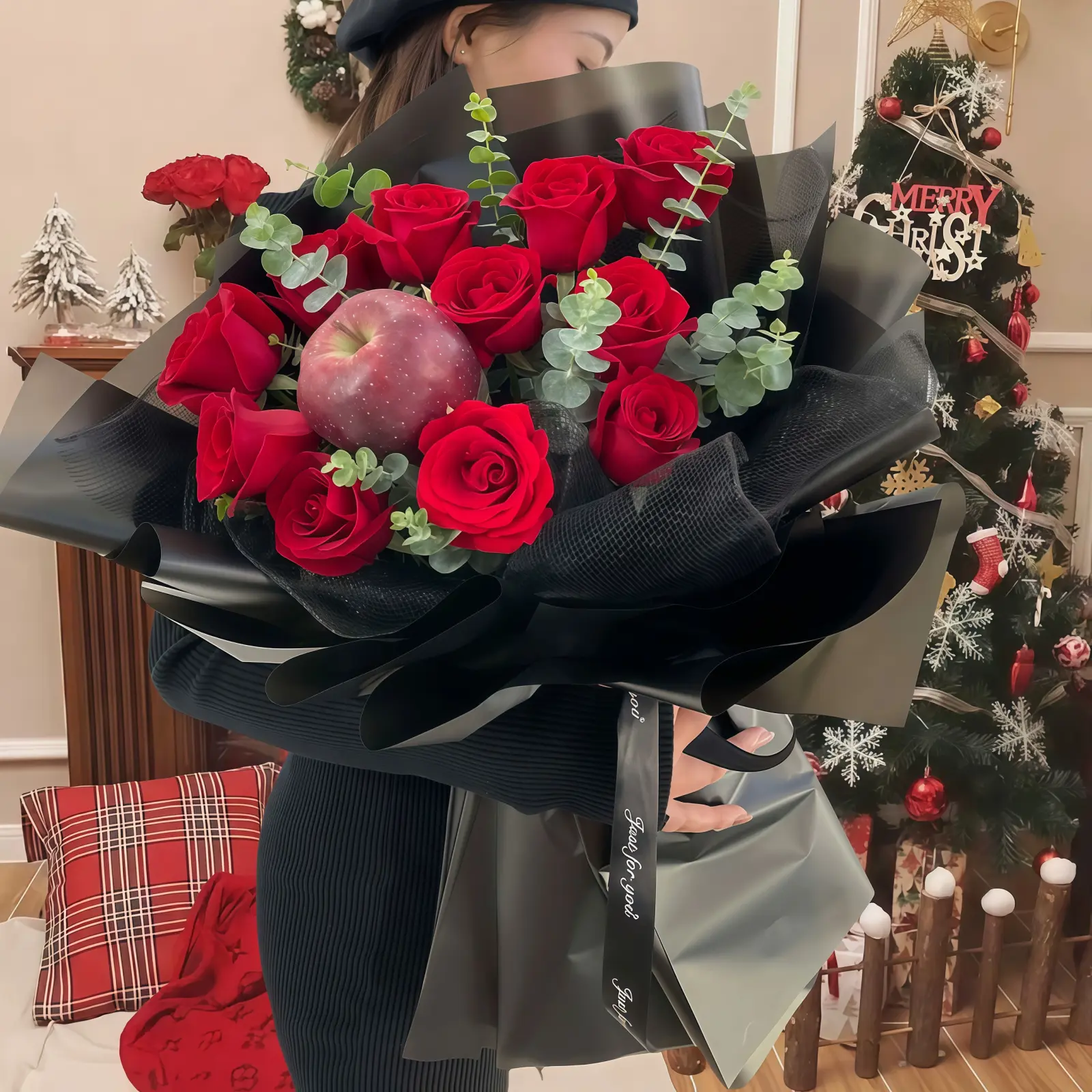 十二月的风 · 苹果与玫瑰花束 11 Red Rose Apple Bouquet - Midnight Glow | Unique Romantic Gift