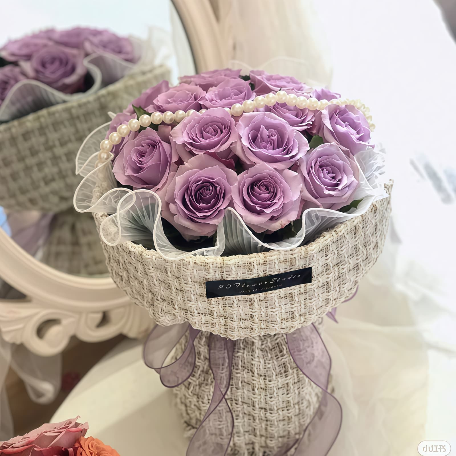 只(紫)喜欢你 · 紫玫瑰与珍珠链 19 Purple Roses Bouquet with Pearl Necklace - Royal Elegance Gift