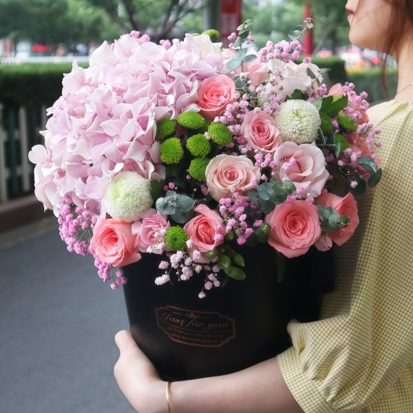 岁月美人 · 绣球与玫瑰抱抱桶 Hydrangea & Roses Cuddle Bucket | Timeless Elegance Floral Gift
