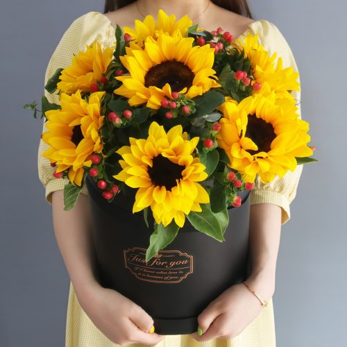 8 Sunflowers Cuddle Bucket – Bright Joy 8 Sunflowers Cuddle Bucket - Bright Joy Sunflower Bouquet