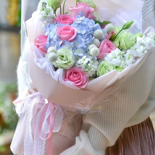 Sweet Reunion: 11 Pink Roses and Hydrangea Bouquet