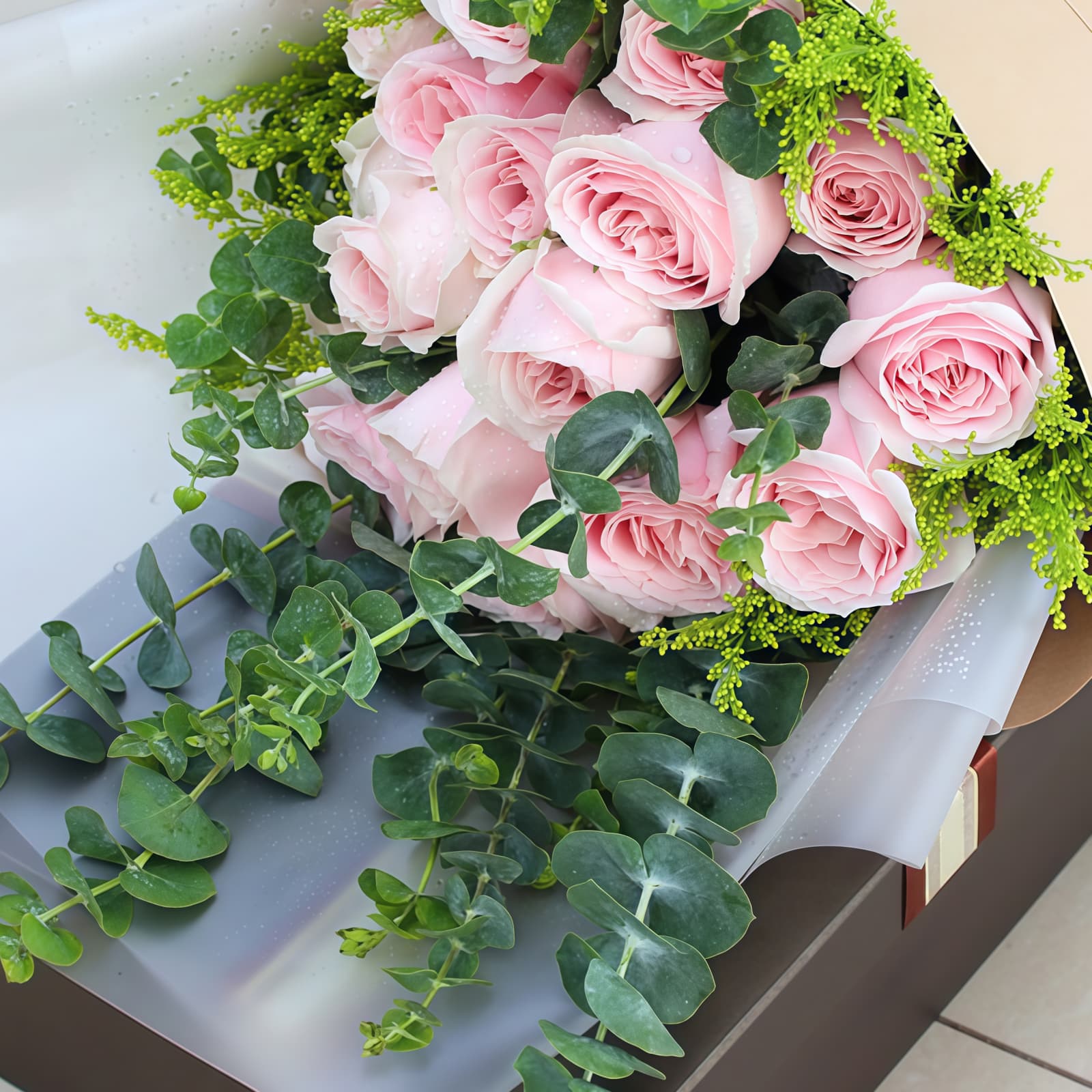 温馨我心 · 粉雪山与黄莺草 19 Pink Snow Mountain Roses Bouquet - Heartfelt Floral Gift - 2