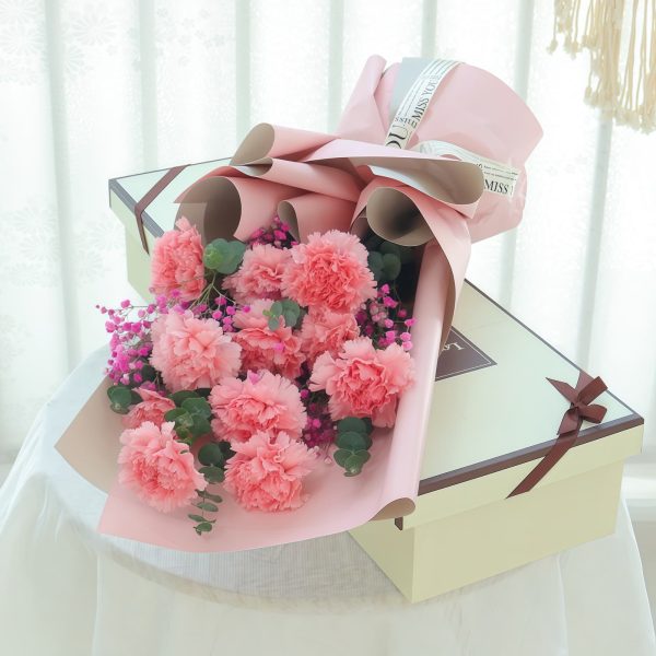 送长辈推荐 · 粉色康乃馨礼盒 11 Pink Carnations Gift Box - Warm Affection Floral Bouquet