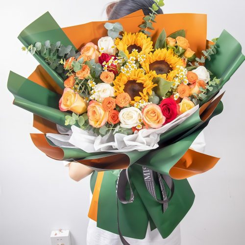 3 Sunflowers 11 Roses Bouquet – Radiant Smiles Radiant Smiles: 3 Sunflowers & 11 Roses Bouquet | Fresh Floral Gift
