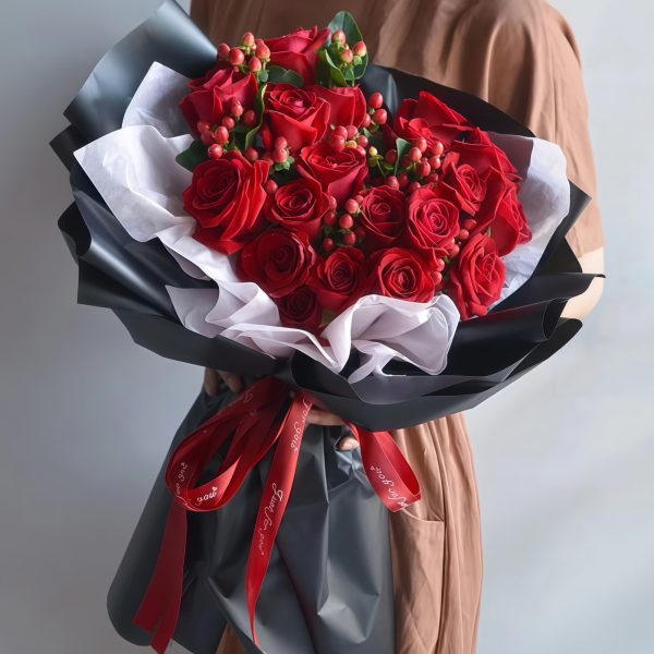 浓烈的爱 · 红玫瑰手捧花 19 Red Roses Bouquet - Deep Passion | Romantic Floral Gift - 1