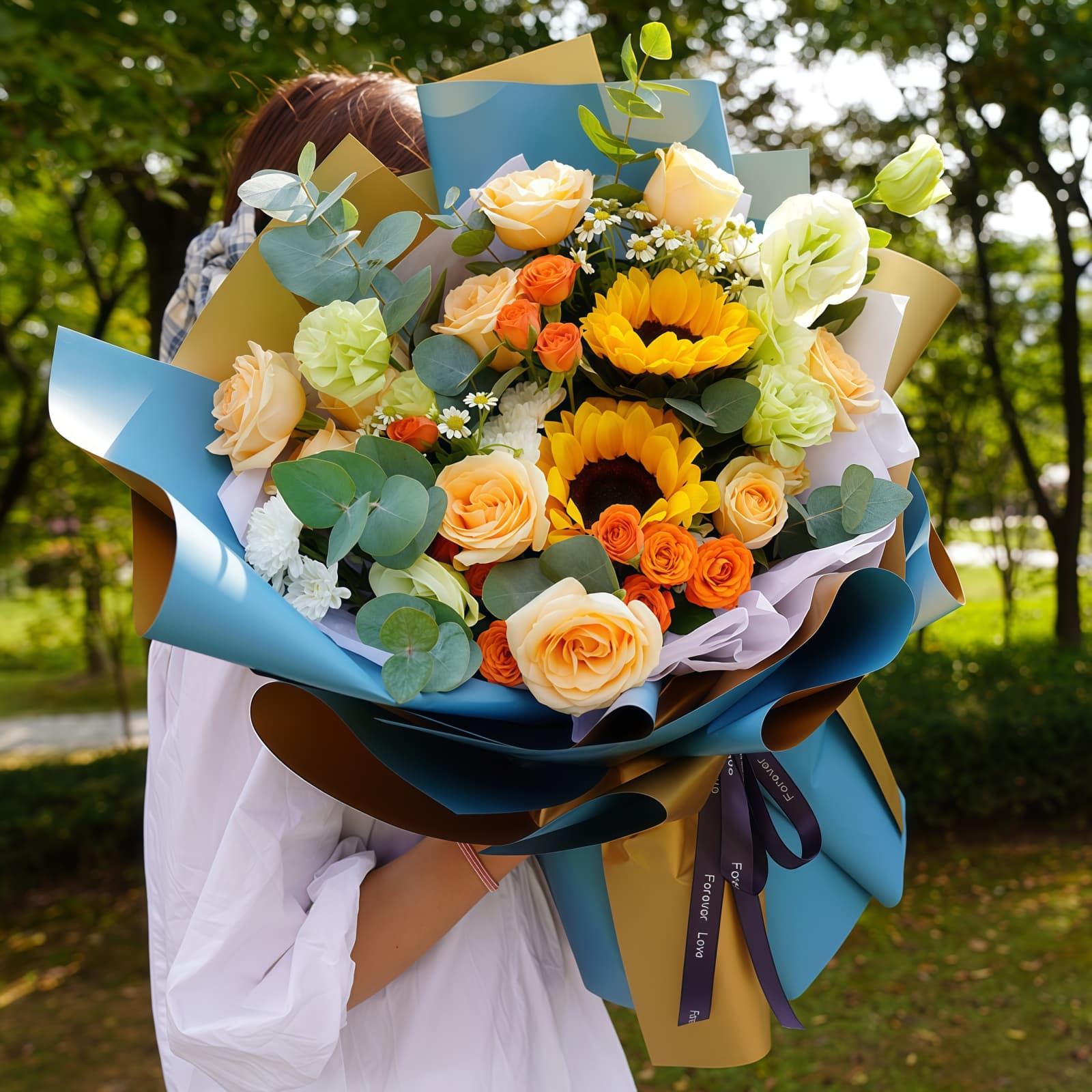 Sunflower and Champagne Rose Bouquet | Golden Days Floral Gift