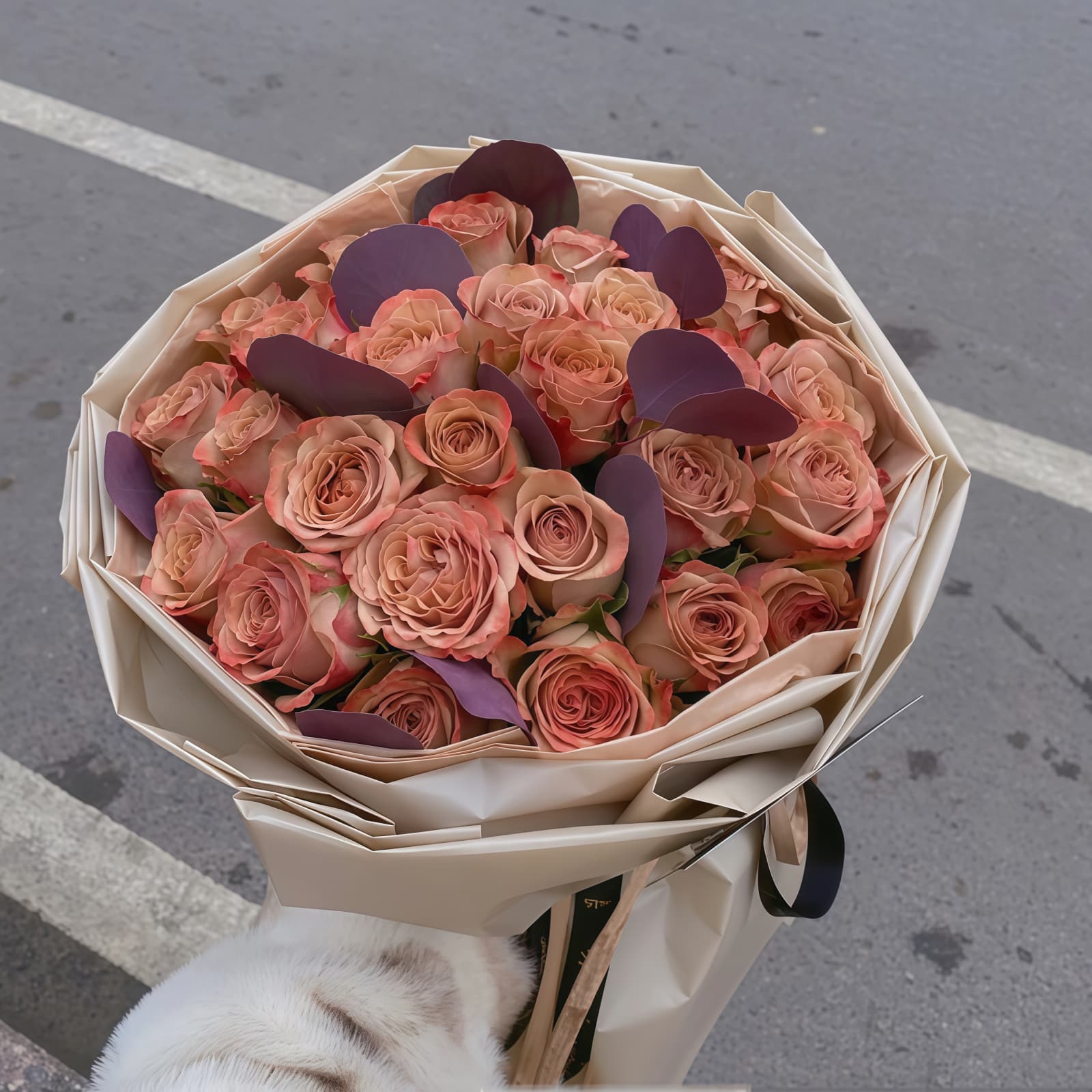 23 Cappuccino Roses Bouquet – Sophisticated Grace 23 Cappuccino Roses Bouquet - Elegant & Sophisticated Floral Gift