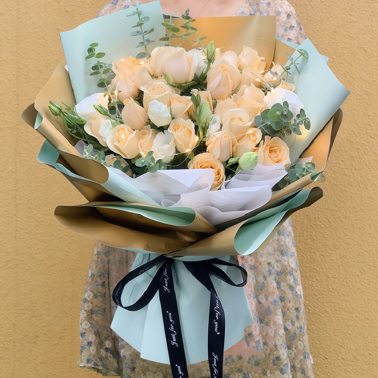 33 Champagne Roses Bouquet – Timeless Grace 33 Champagne Roses Bouquet - Timeless Grace & Elegance