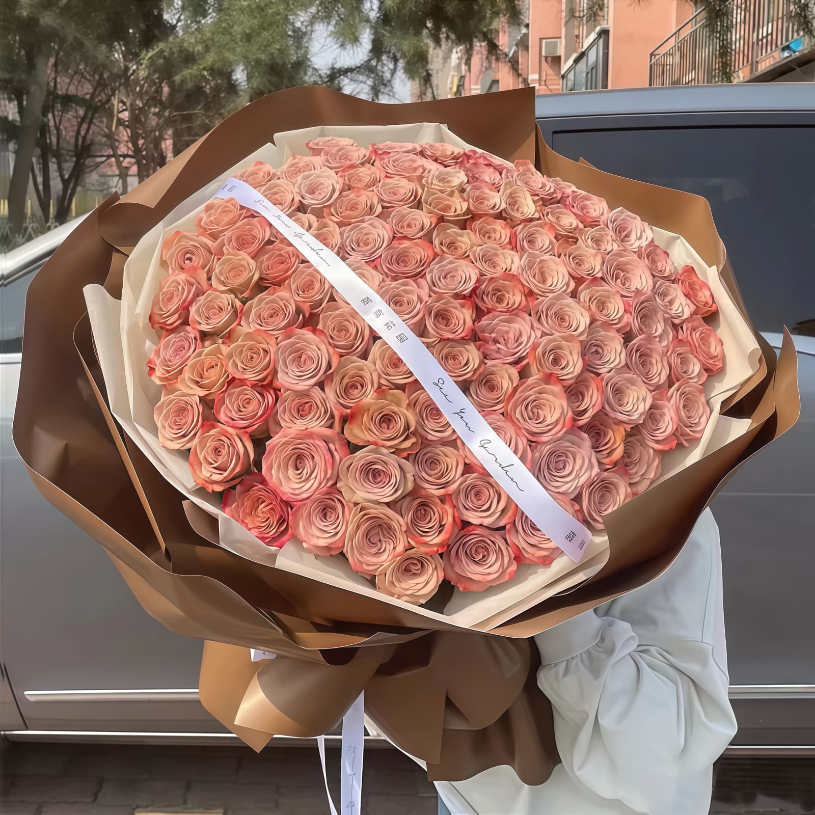 99 Cappuccino Roses Bouquet – Pure Sophistication 99 Cappuccino Roses Bouquet | Elegant Romantic Flower Arrangement