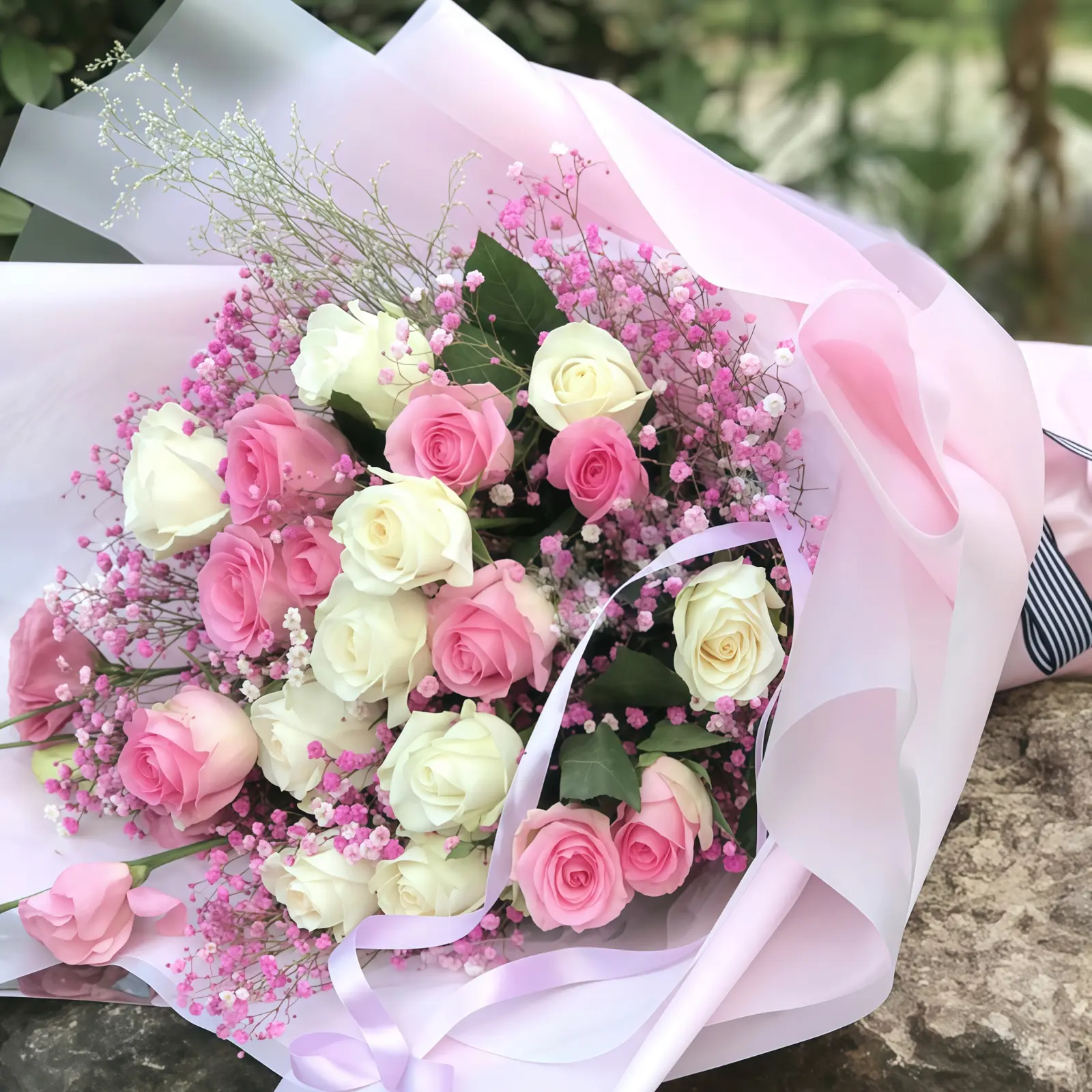 心动 · 白玫瑰与苏醒玫瑰混搭 38 Roses Bouquet - Heartfelt Warmth | Elegant Floral Arrangement - 2