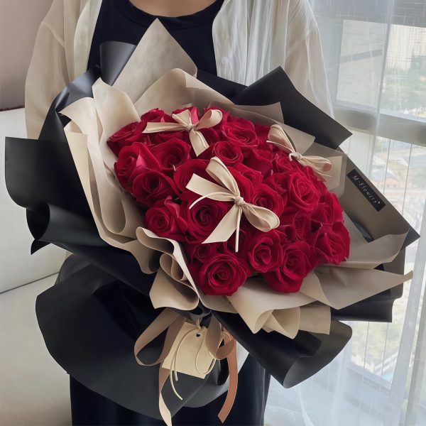 镇店之宝 · 33朵红玫瑰花束 33 Red Roses Bouquet | Premium Passionate Love Flower Arrangement