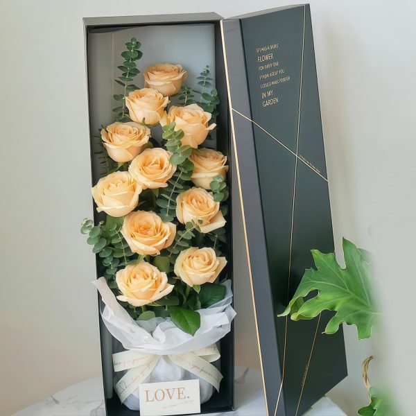 11 Champagne Roses Gift Box - Elegant Floral Surprise
