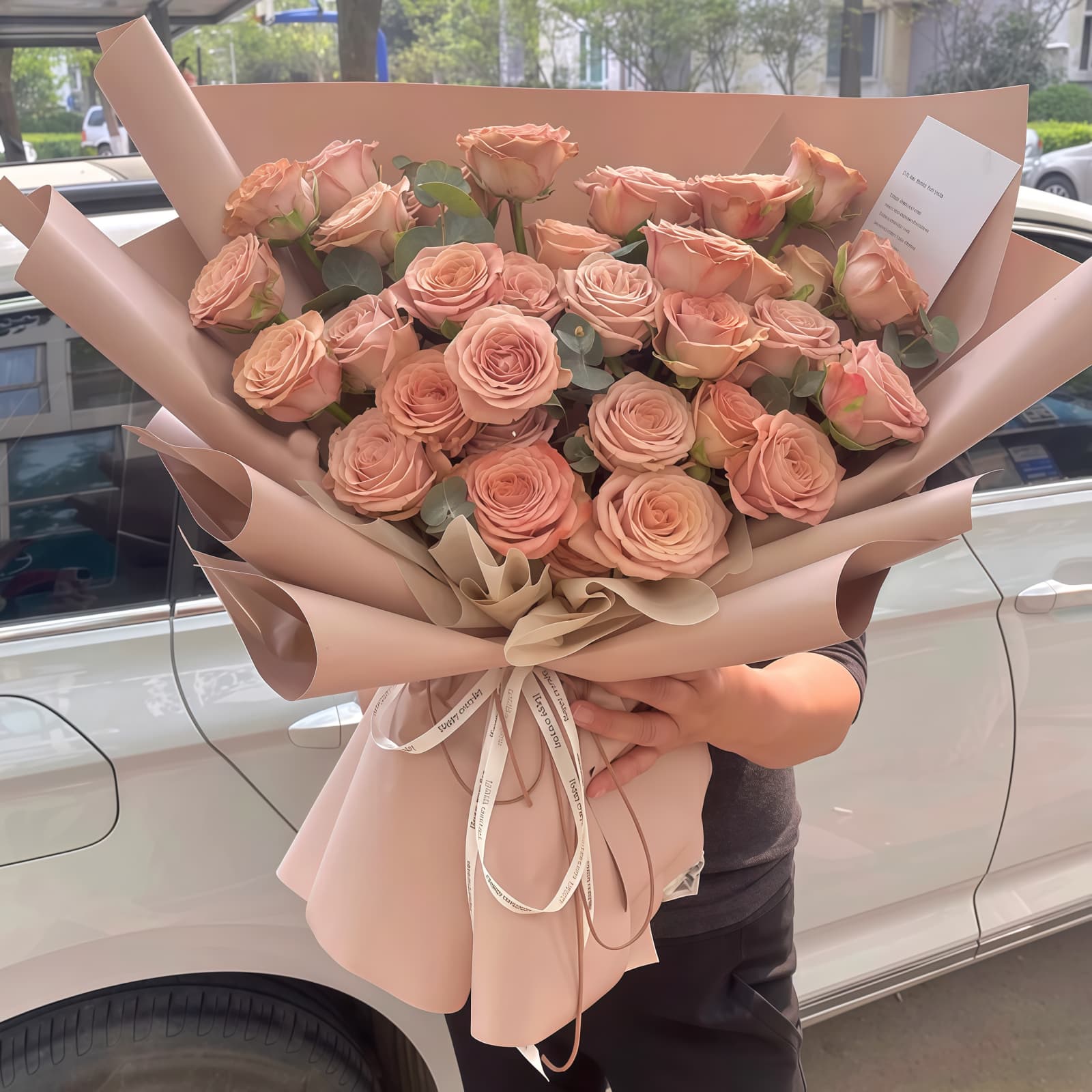 33 Cappuccino Roses Bouquet – Enchanting Bloom 33 Cappuccino Roses Bouquet - Enchanting Floral Arrangement