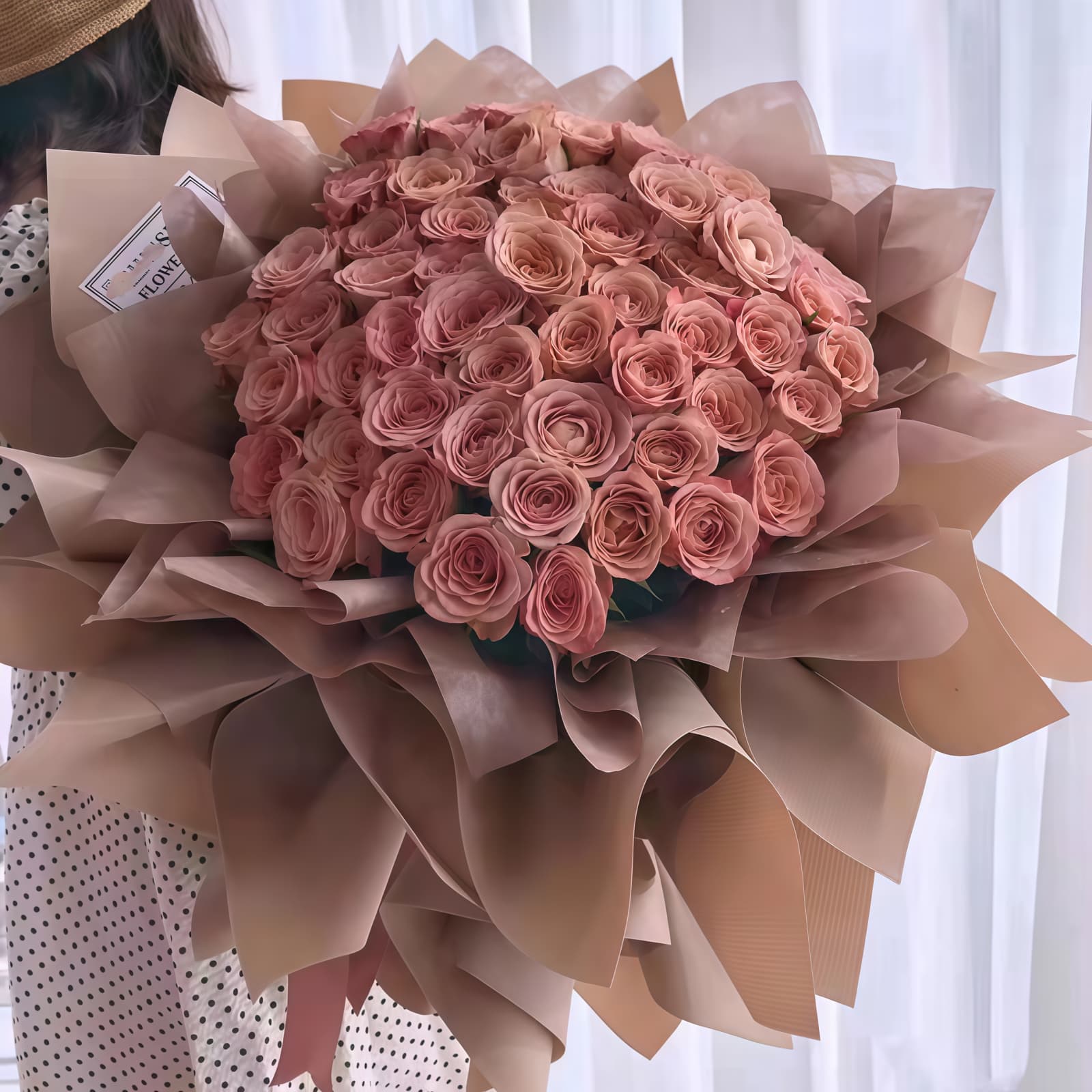 52 Cappuccino Roses Bouquet – Artistic Bloom 52 Cappuccino Roses Bouquet - Elegant Creamy Beige Floral Arrangement