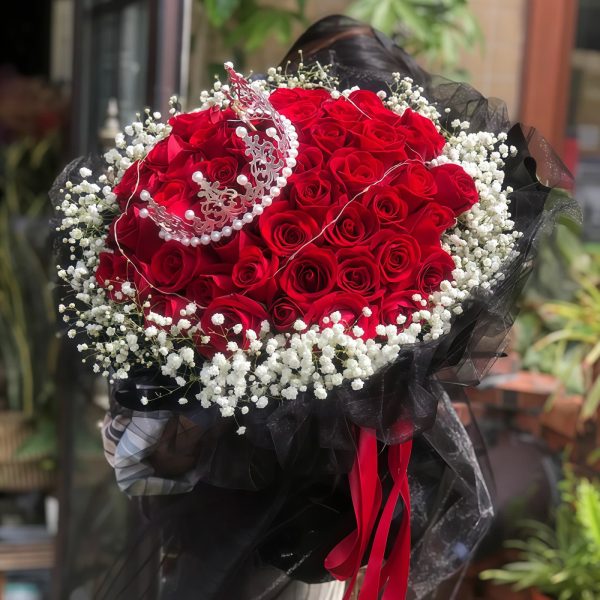 99 Red Roses Bouquet - Regal Romance | Luxurious Anniversary Flowers