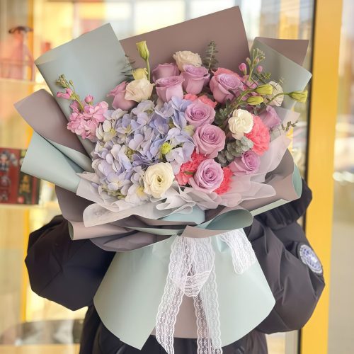 11 Purple Roses & Blue Hydrangea Bouquet – Whimsical Serenity 11 Purple Roses & Blue Hydrangea Bouquet - Elegant Floral Gift